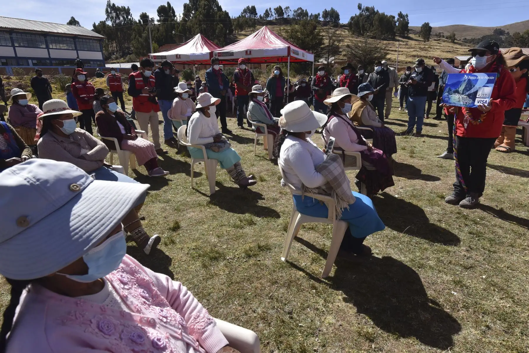 Ministra de Inclusión Social supervisó en la región Puno almacenamiento de alimentos de Qali Warma para el servicio alimentario escolar. Además, verificó el funcionamiento de otros programas sociales. Foto: ANDINA/MIDIS