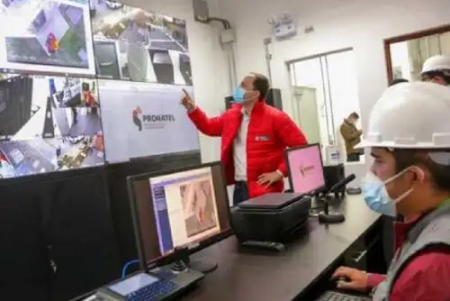 El viceministro de Comunicaciones, Diego Carrillo, supervisó el avance de proyectos de banda ancha a cargo del Programa Nacional de Telecomunicaciones (Pronatel) y el despliegue de 3,300 kilómetros de fibra óptica a lo largo de las  regiones Huánuco, Junín y Pasco para llevar Internet de calidad y democratizar el acceso a los servicios de telecomunicaciones. Foto: MTC