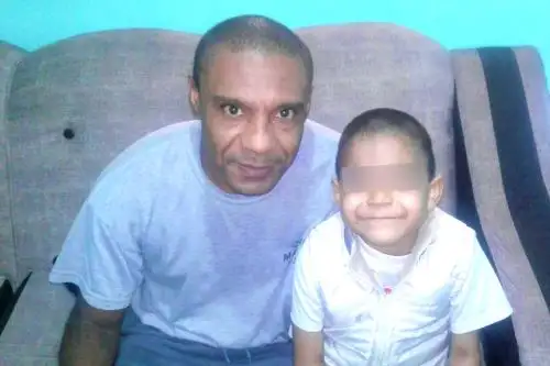 Wilmer Mora Magallanes donó parte de su hígado al menor de sus hijos, una experiencia que ha marcado su paternidad. Foto: ANDINA/Cortesía.