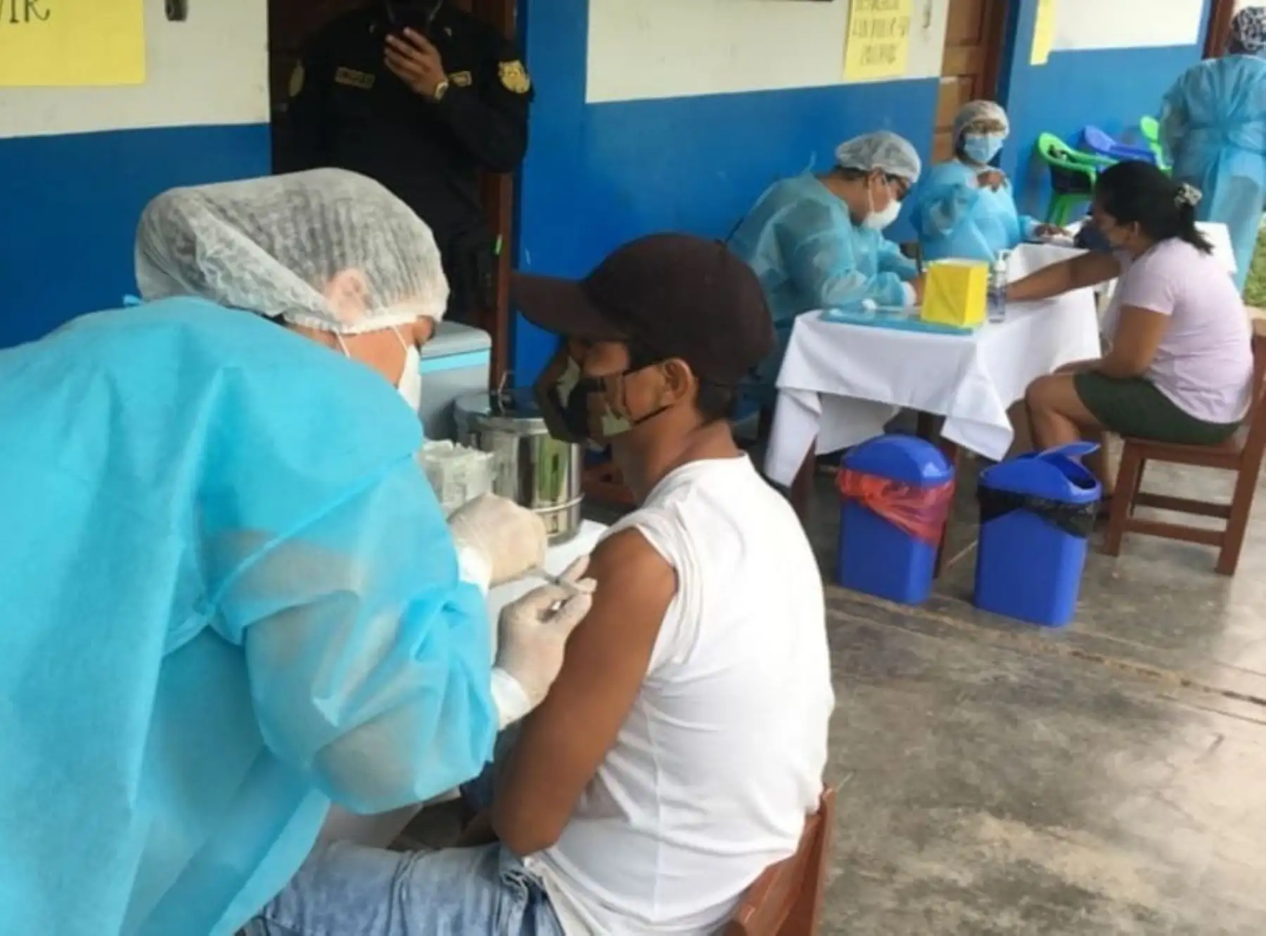 San Martín inicia vacunación contra la covid-19 en 16 distritos rurales y se atiende a adultos mayores de 60 años, gestantes y personas vulnerables. ANDINA/Difusión