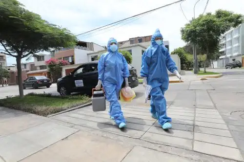 Covid-19: Vacunarán en casa a pacientes imposibilitados de desplazarse de Lima y Callao Foto: Essalud