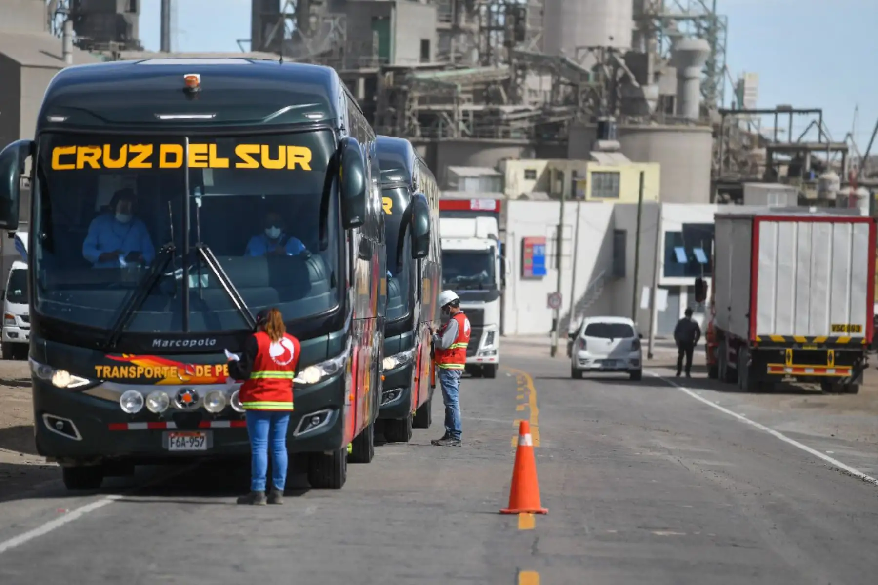 Policía y Sutran controlan ingreso a Arequipa para respetar cerco epidemiológico.
Foto: Cortesía Diego Ramos