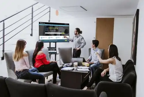 Asóciate es un espacio virtual en el que la oferta y la demanda tecnológica se encuentran para articularse y aportar valor a la sociedad y/o el mercado.