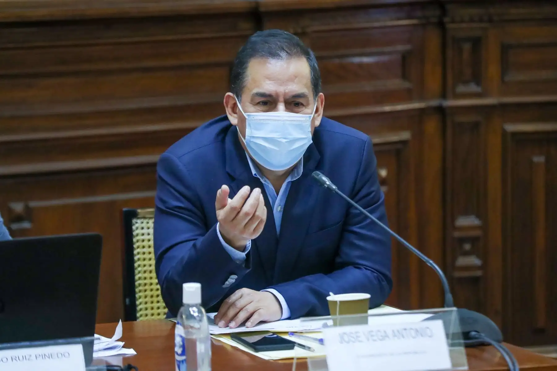 Comisión Especial de selección de candidatos aptos para la elección de magistrados de Tribunal Constitucional. Congresista José Vega. Foto: Congreso