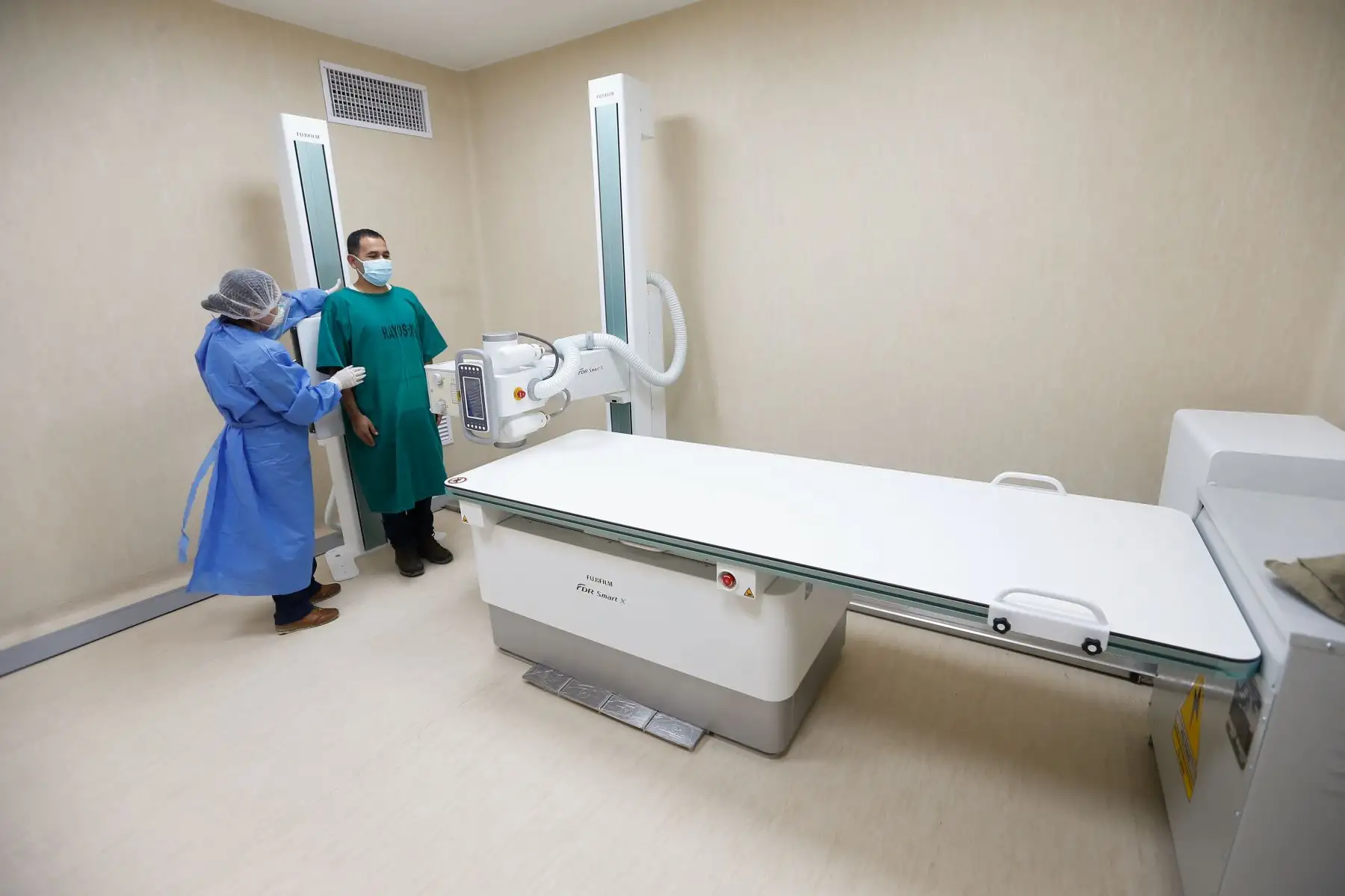 El ministro Ugarte, junto con el director del Hospital Santa Rosa, Óscar Zúñiga, también visitó el remodelado Centro Obstétrico del nosocomio, que atiende alrededor de 200 partos mensuales. Foto: ANDINA/ MINSA