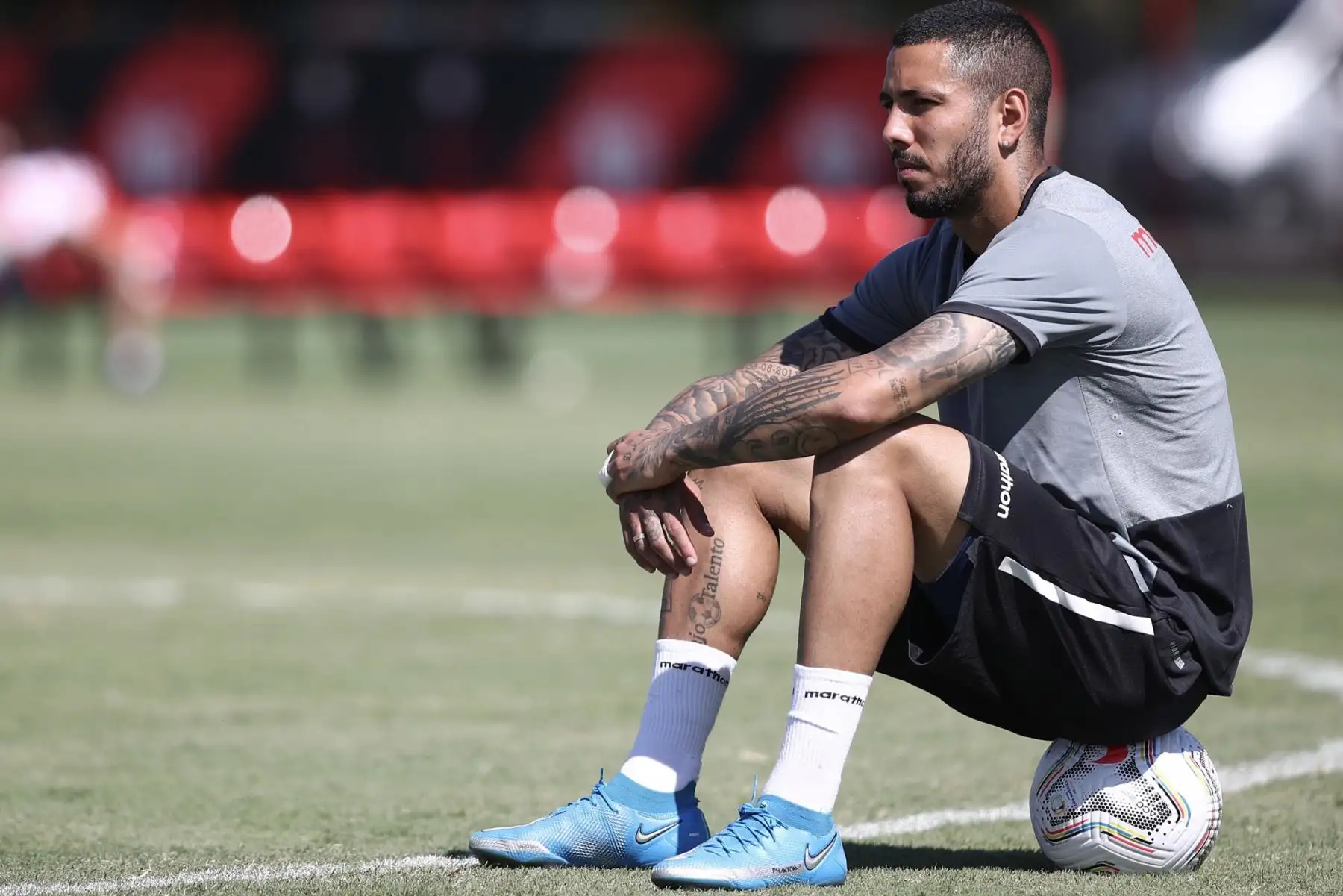 A un día del duelo ante Ecuador, la selección peruana continuó con su preparación en el campo de entrenamiento del Atlético Goianense con la mira puesta en afrontar su tercer encuentro en esta Copa América 2021.
Foto: Selección Peruana
