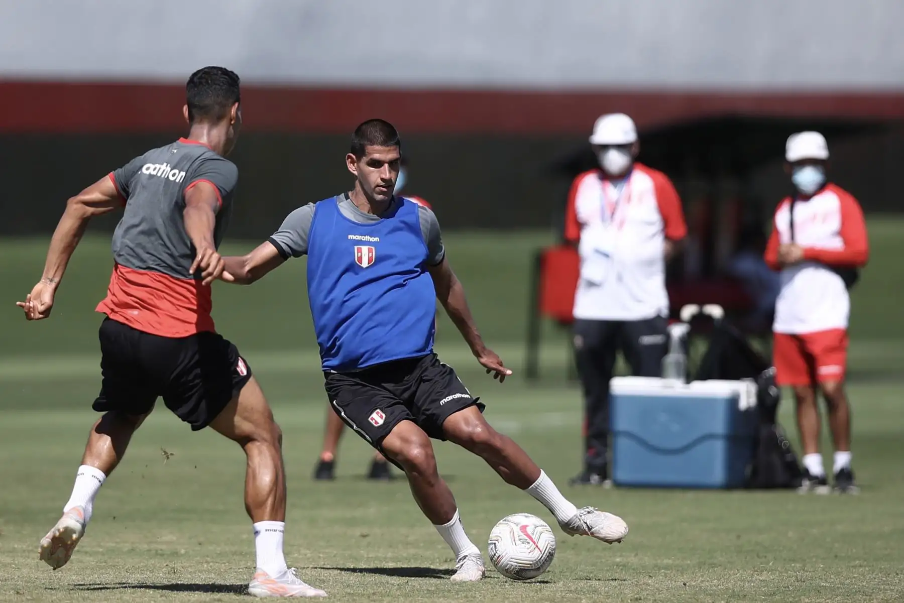 A un día del duelo ante Ecuador, la selección peruana continuó con su preparación en el campo de entrenamiento del Atlético Goianense con la mira puesta en afrontar su tercer encuentro en esta Copa América 2021.
Foto: Selección Nacional