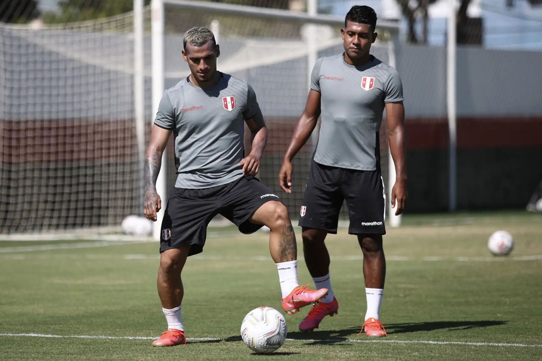 A un día del duelo ante Ecuador, la selección peruana continuó con su preparación en el campo de entrenamiento del Atlético Goianense con la mira puesta en afrontar su tercer encuentro en esta Copa América 2021. En la imagen Miguel Trauco.
Foto: Selección Peruana