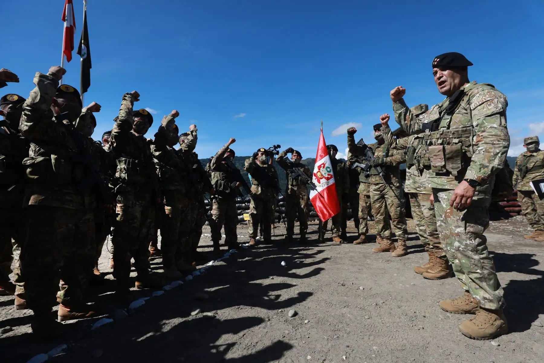 La ministra de Defensa, Nuria Esparch, inauguró  una base militar contraterrorista en el centro poblado de San Miguel del Ene, distrito de Vizcatán del Ene, en la provincia de Satipo, región Junín.
Foto: Mindef