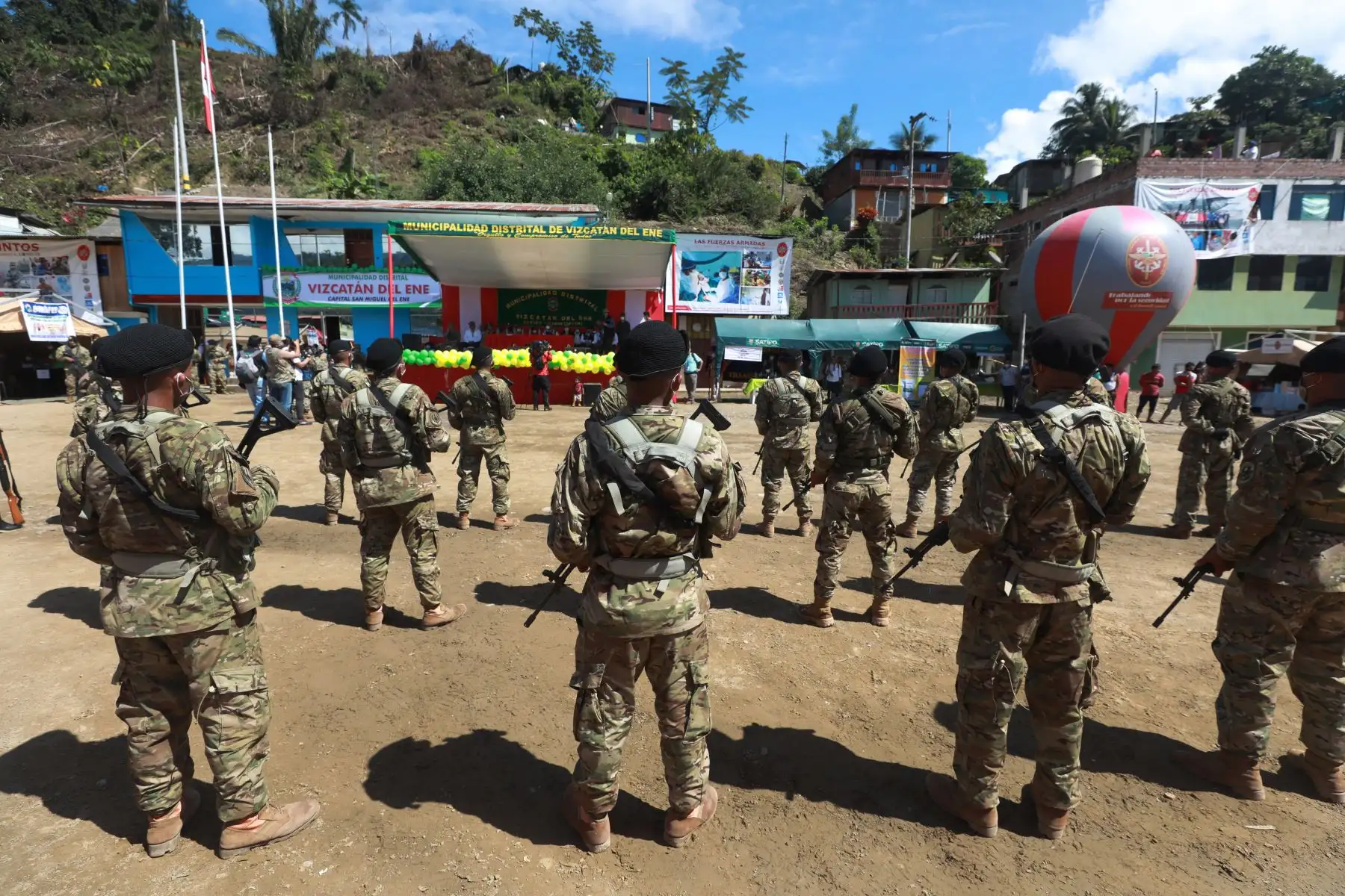La ministra de Defensa, Nuria Esparch, inauguró  una base militar contraterrorista en el centro poblado de San Miguel del Ene, distrito de Vizcatán del Ene, en la provincia de Satipo, región Junín.
Foto: Mindef