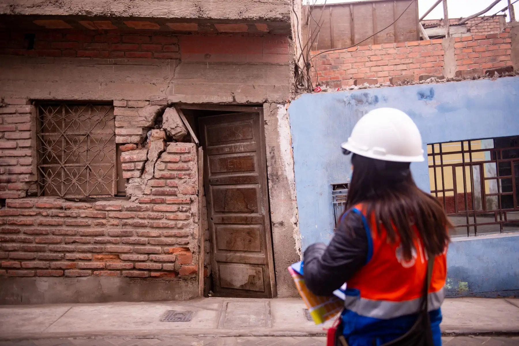 La Municipalidad de Lima supervisa daños en propiedades del Cercado de Lima luego de sismo de anoche que alertó a vecinos de toda la capital. Foto: MML