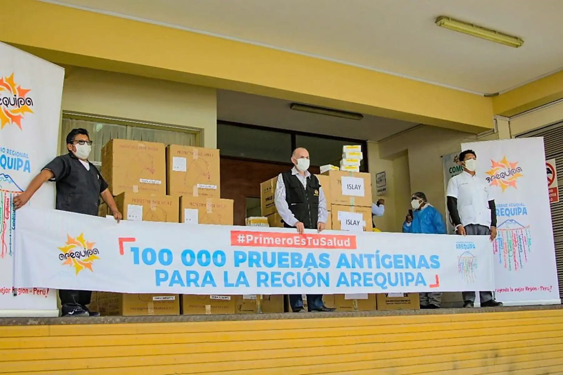 Llega un importante lote de pruebas de antígenos para detección oportuna de covid-19 en la región Arequipa.