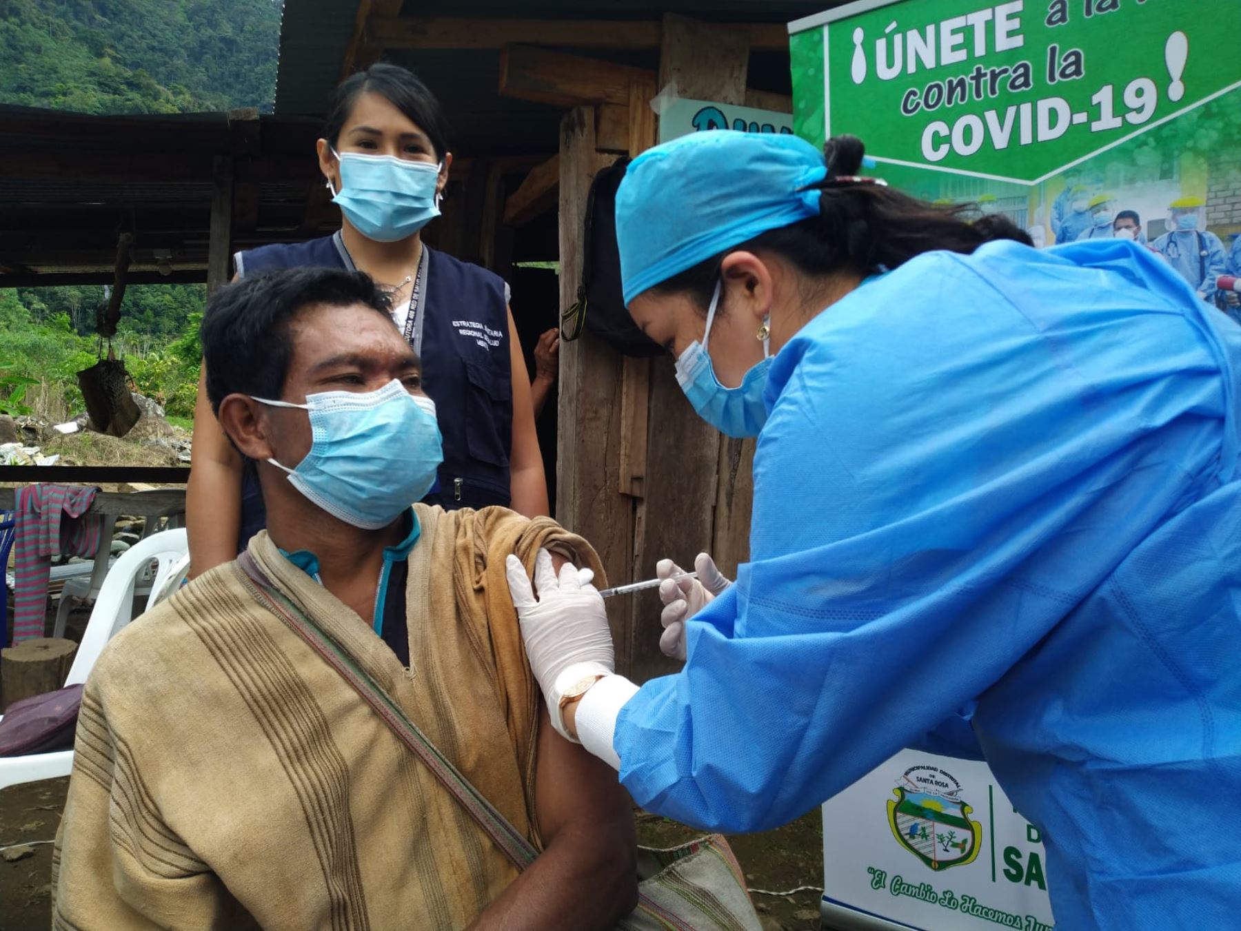 El Ministerio de Salud destacó que más de 92,000 pobladores indígenas amazónicos ya han recibido las dos dosis de la vacuna contra el covid-19. ANDINA/Difusión