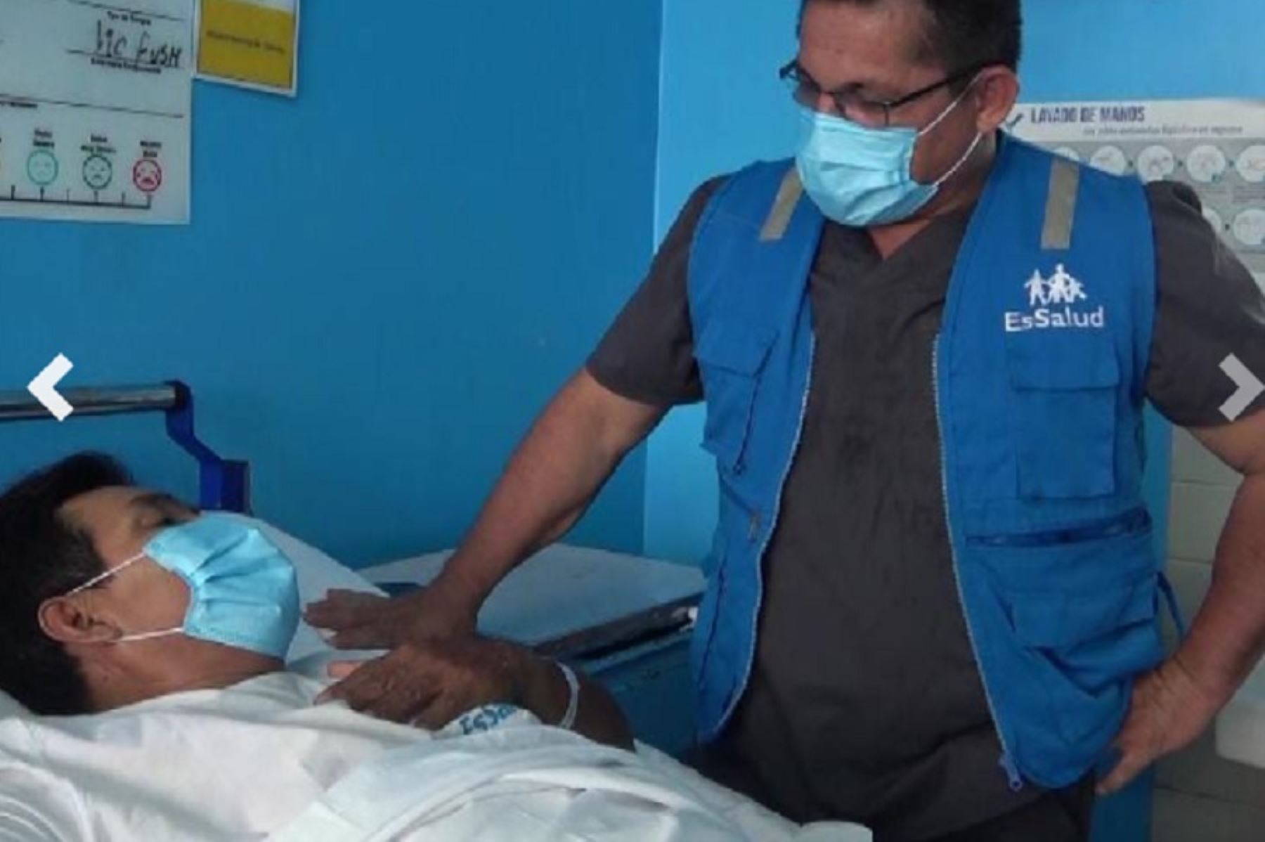 Médicos cirujanos del Hospital II de Pucallpa de EsSalud, ubicado en la región Ucayali, salvaron la vida a Víctor Martínez Peña, de 56 años de edad, un comerciante que llegó al mencionado nosocomio luego de haber sido herido de bala durante un asalto. Foto: EsSalud