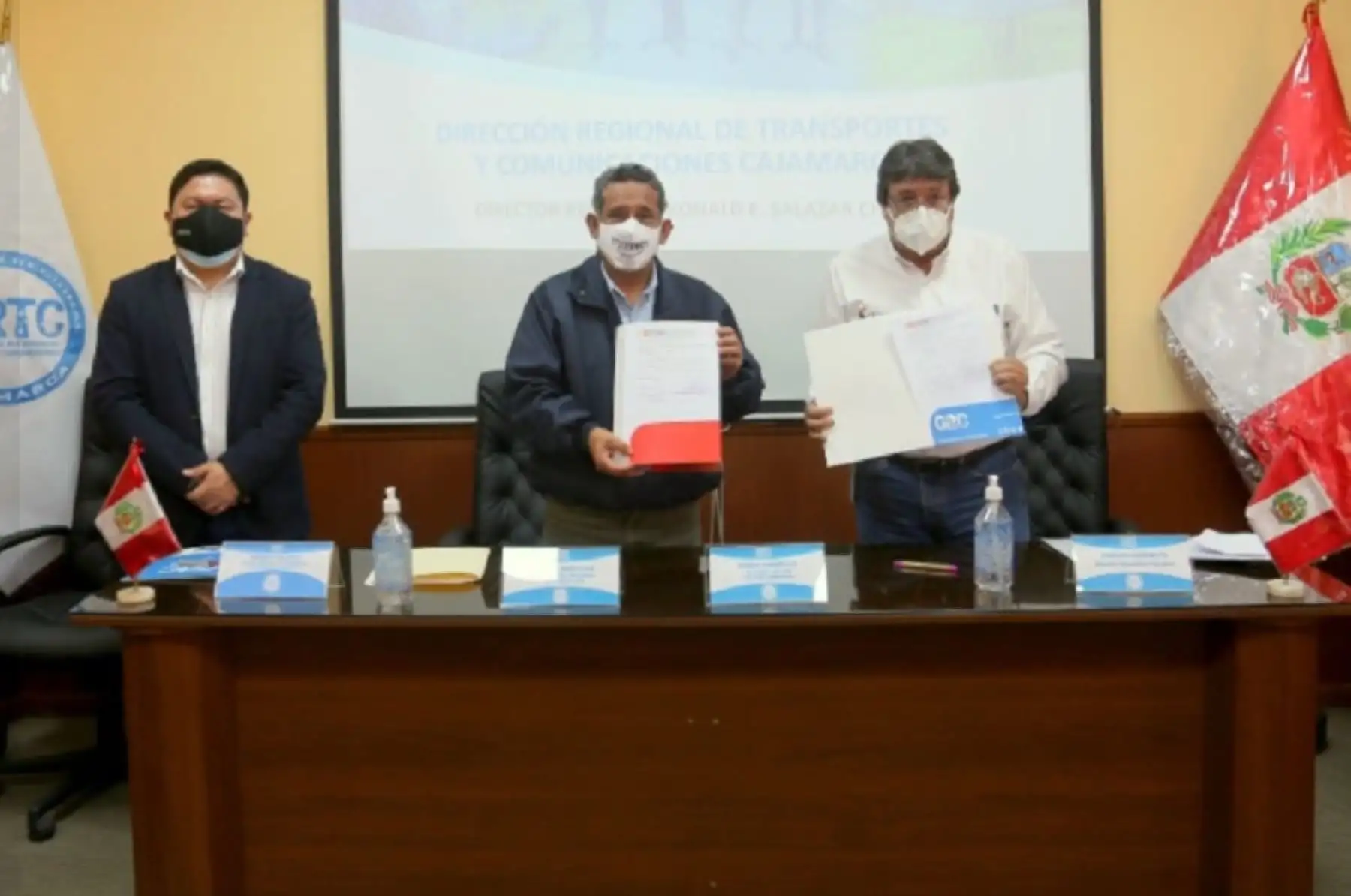 El Gobierno Regional de Cajamarca gestiona 610 millones de soles de inversión para la instalación de banda ancha de Internet que beneficiará a 1,158 localidades rurales y más de 2,000 entidades, entre comisarías, instituciones educativas y postas médicas. Foto: Gobierno Regional de Cajamarca.