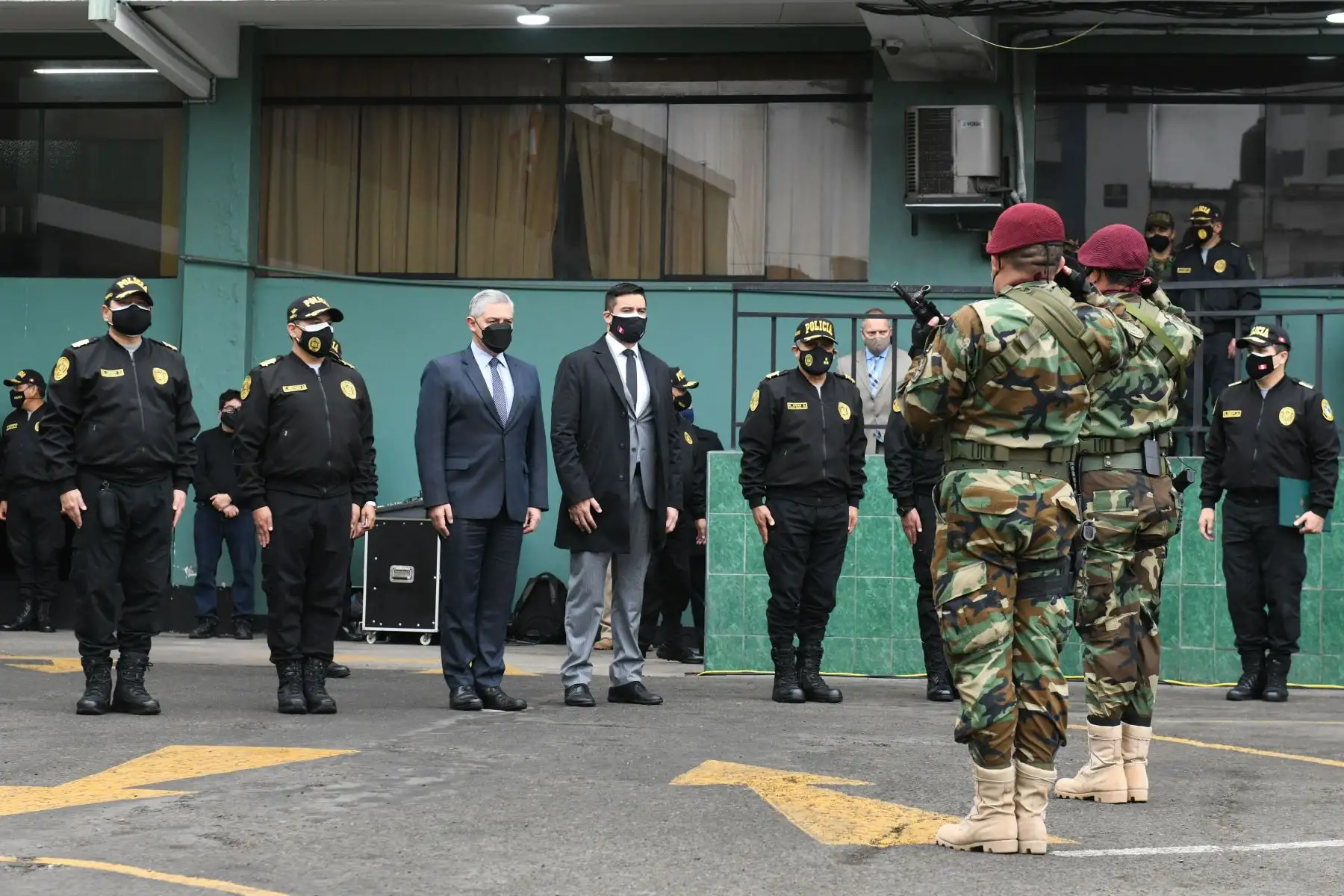 Ministro del Interior José Elice participó en la ceremonia por el XXX aniversario de la Dirandro, resaltando el  trabajo policial en la lucha antidrogas.
Foto: Ministerio del Interior