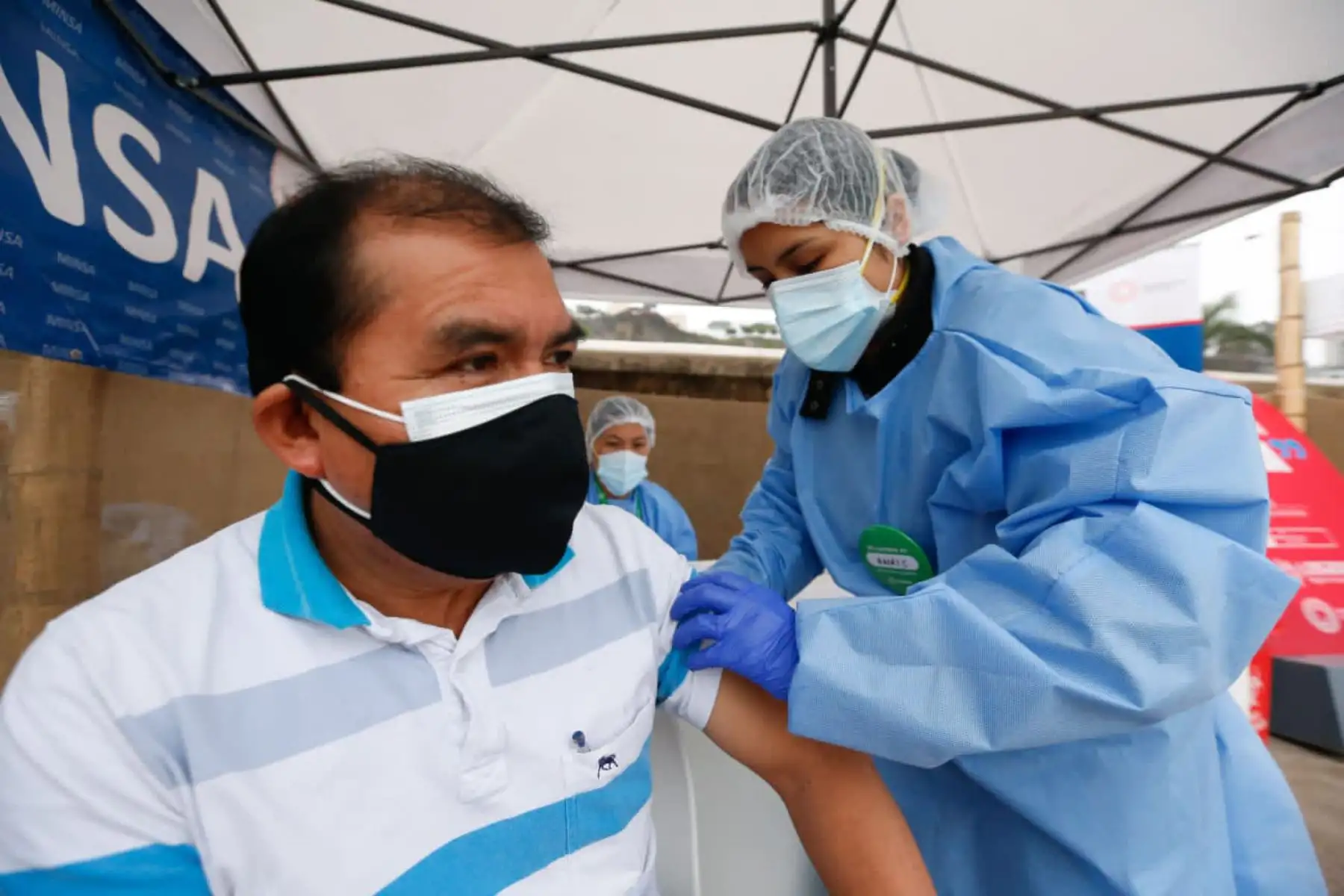 Viceministro de Salud Pública Gustavo Rosell supervisó Vacunación Activa en playa Agua Dulce de Chorrillos
Foto: Minsa