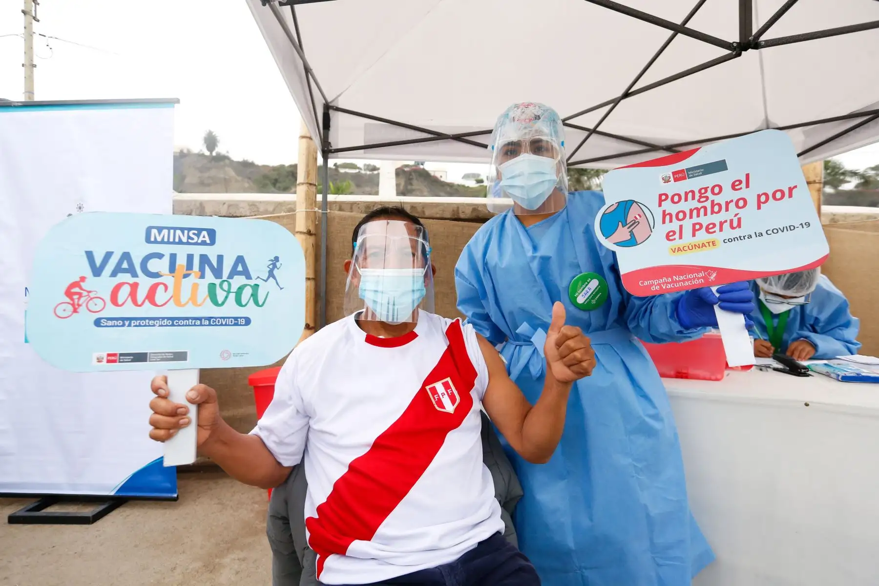 Viceministro de Salud Pública Gustavo Rosell supervisó Vacunación Activa en playa Agua Dulce de Chorrillos
Foto: Minsa
