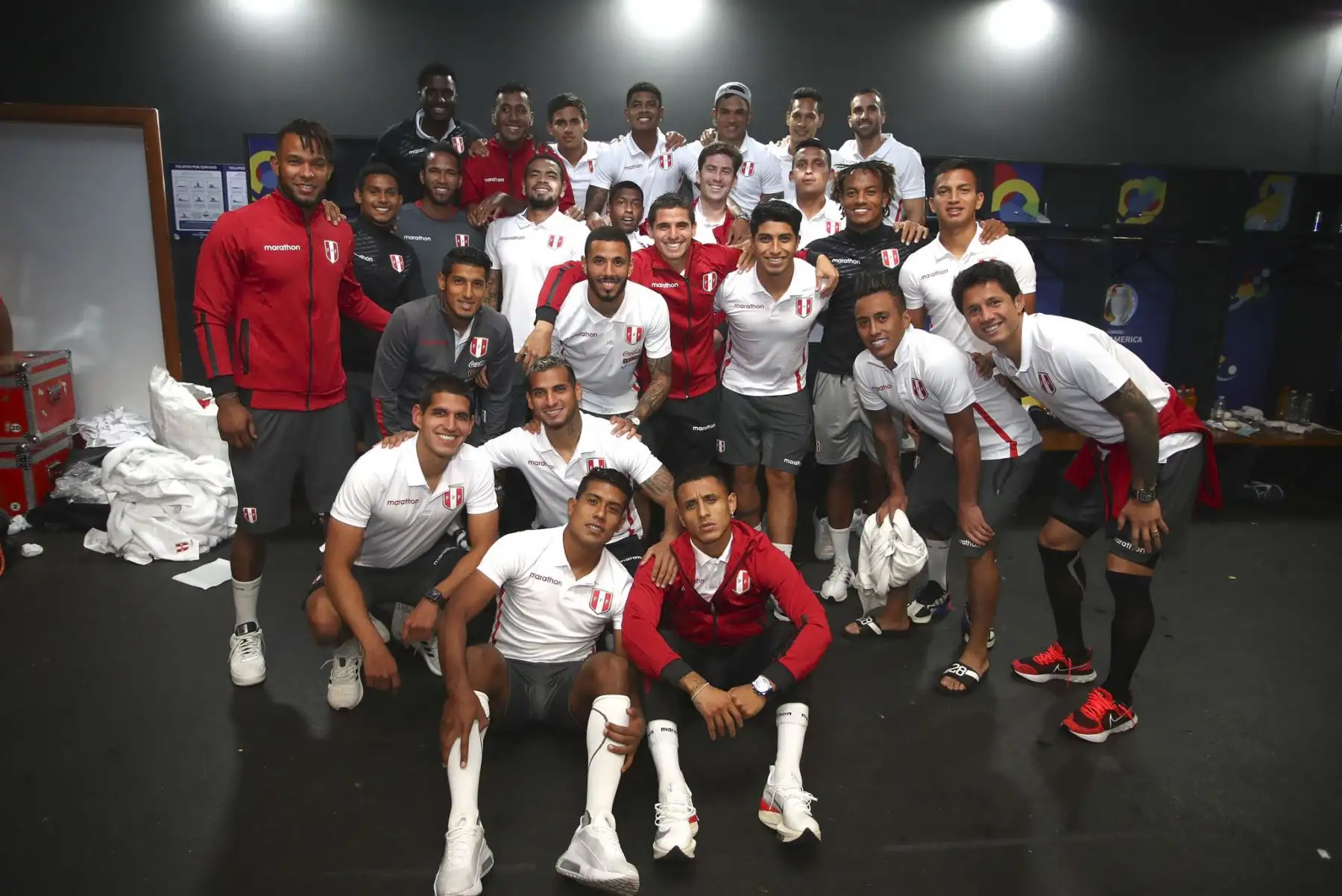 Así fue la celebración de los jugadores de la Selección Peruana tras calificar ante su rival Venezuela a cuartos de final de la Copa América. Foto: FPF
