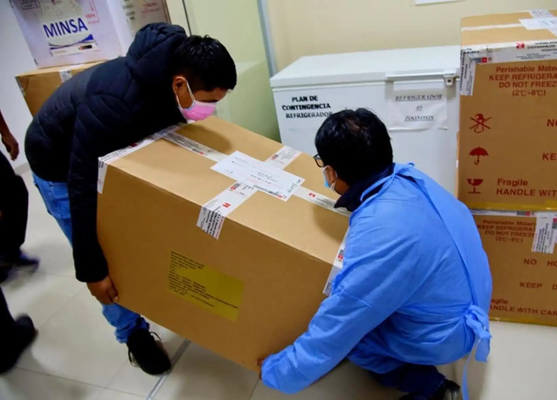 Áncash se equipa con 65 refrigeradoras, donados por la minera Antamina, y 138 brigadas de salud para agilizar proceso de vacunación contra la covid-19. ANDINA/Difusión