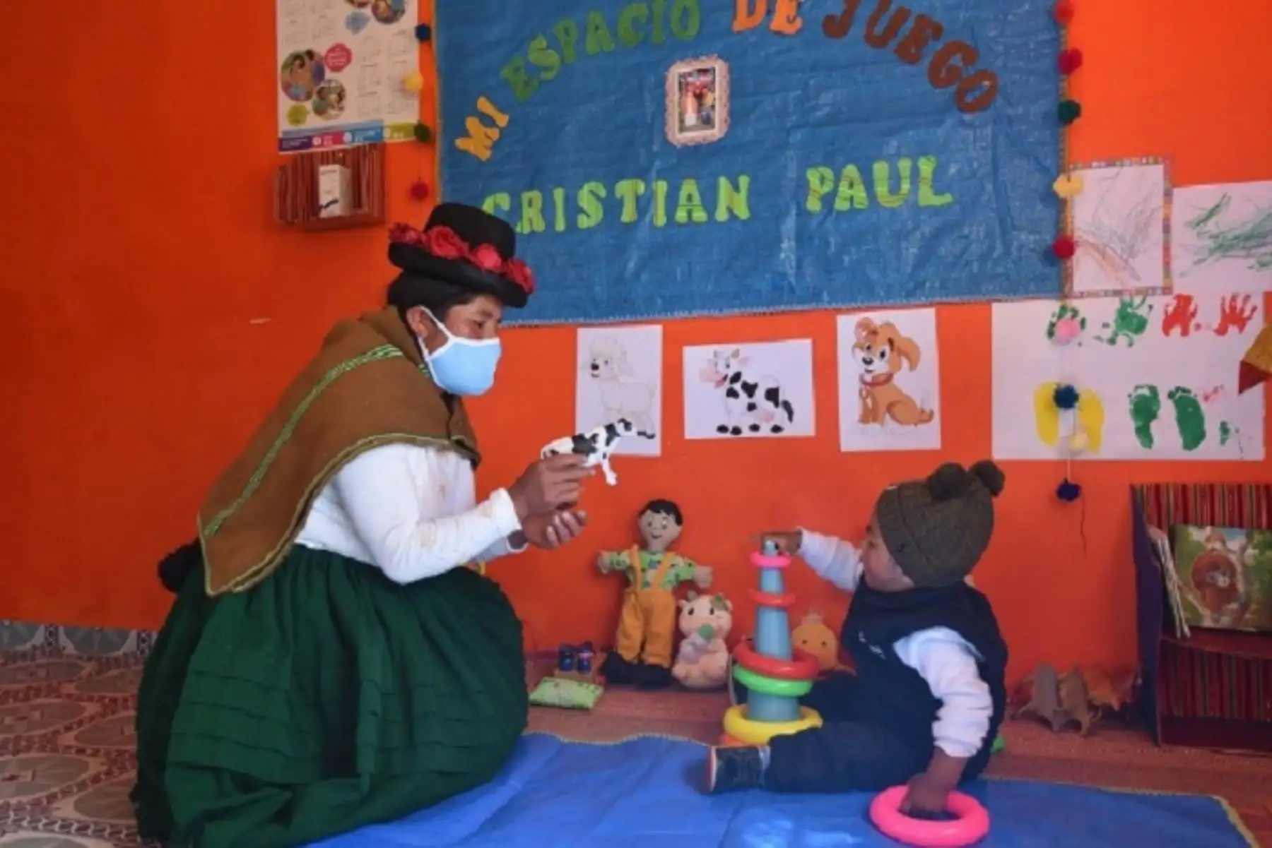 El Midis, a través de la Estrategia de Gestión Territorial “Primero la Infancia”, en articulación con los gobiernos regionales y locales, ha permitido asegurar que gestantes, niñas y niños reciban oportunamente servicios de control de niño sano, vacunación, suplementación con hierro y tratamiento de anemia.