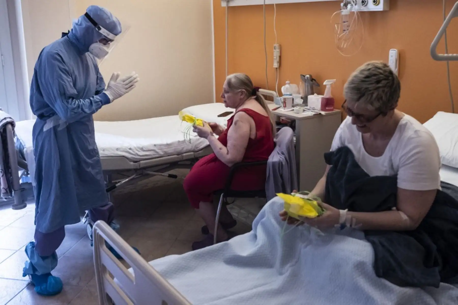 Con estas cifras, el número total de contagios asciende a 4.258.458 desde que comenzó la emergencia en el país en febrero del 2020, y el de fallecidos es de 127.500. Foto: AFP