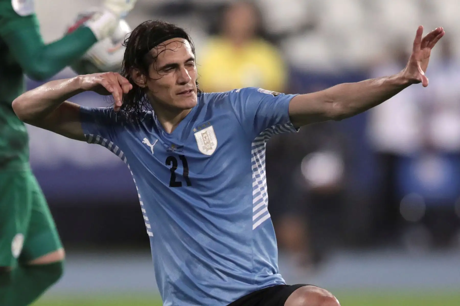 Edinson Cavani de Uruguay celebra tras anotar contra Paraguay, durante un partido por el Grupo A de la Copa América en el estadio Olímpico Nilton Santos, en Río de Janeiro.
Foto: EFE Edinson Cavani de Uruguay celebra tras anotar contra Paraguay, durante un partido por el Grupo A de la Copa América en el estadio Olímpico Nilton Santos, en Río de Janeiro.
Foto: EFE