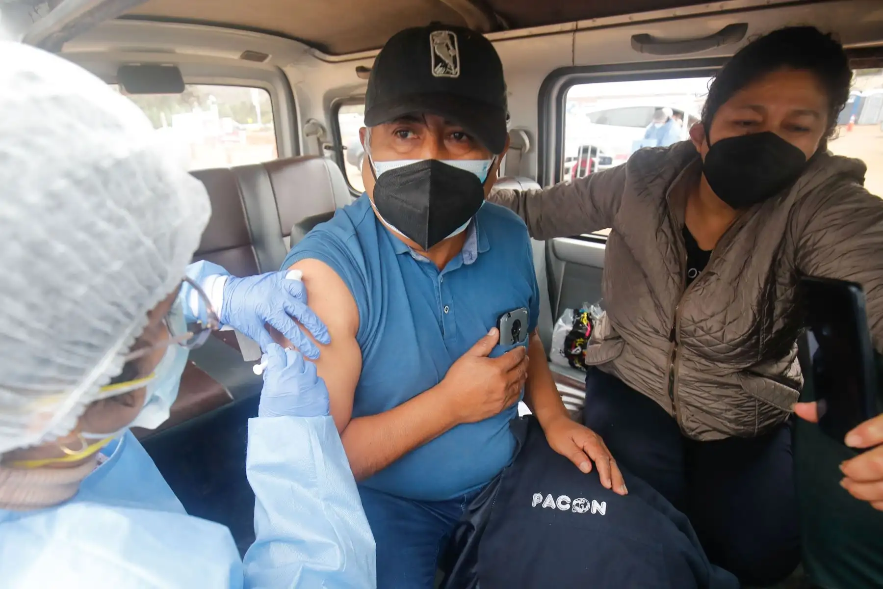 Si deseas saber cuándo te toca inmunizarte contra el nuevo coronavirus solo debes hacer clic en la plataforma Pongo el Hombro por el Perú, desde una computadora, celular o tableta.  Foto: ANDINA/ Juan Carlos Guzmán