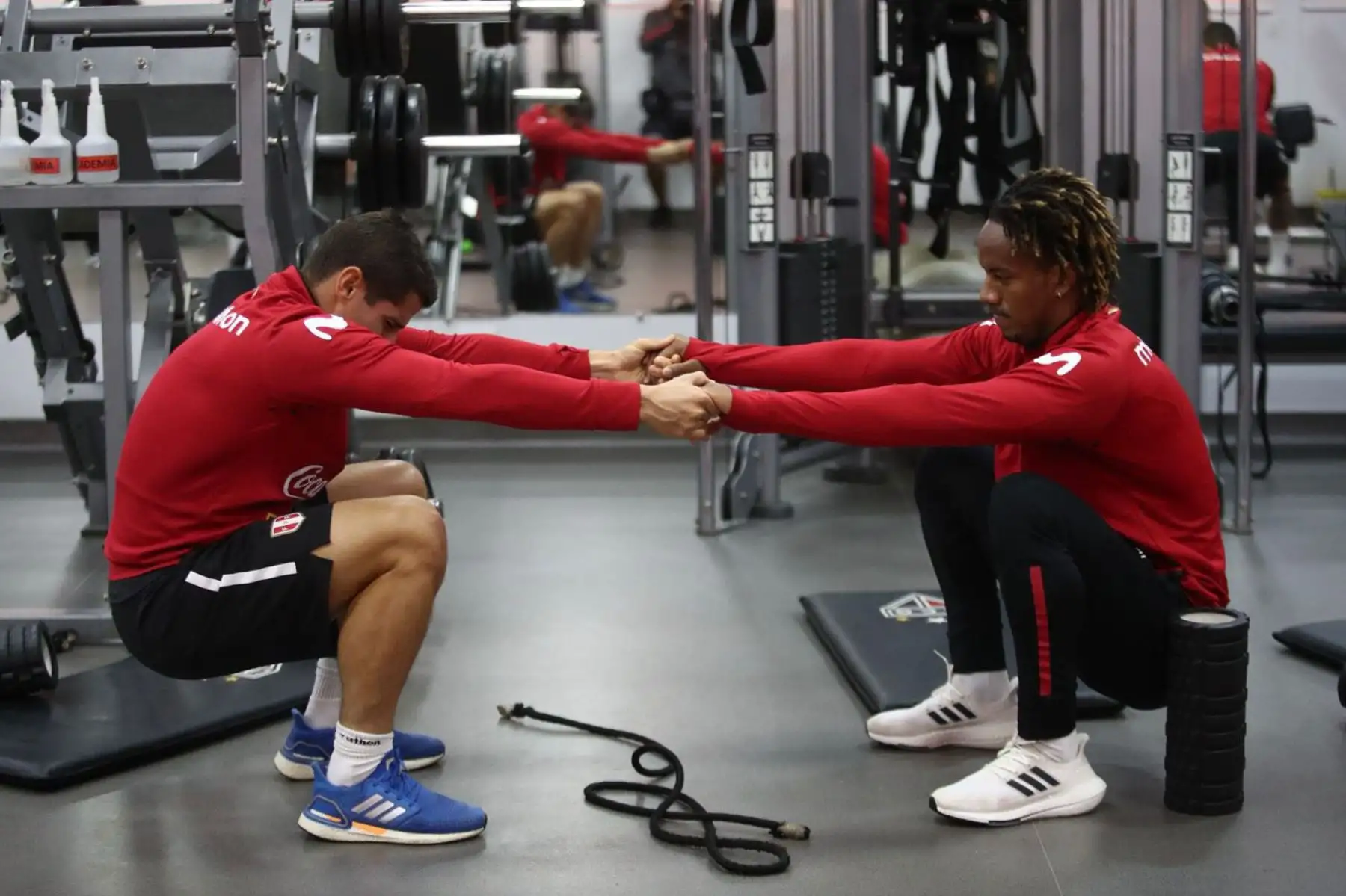 Selección Peruana cumplió su primer entrenamiento en Goiania con miras al duelo por cuartos de final ante la Selección de Paraguay.
En la imagen André Carrillo.
Foto: Selección Peruana