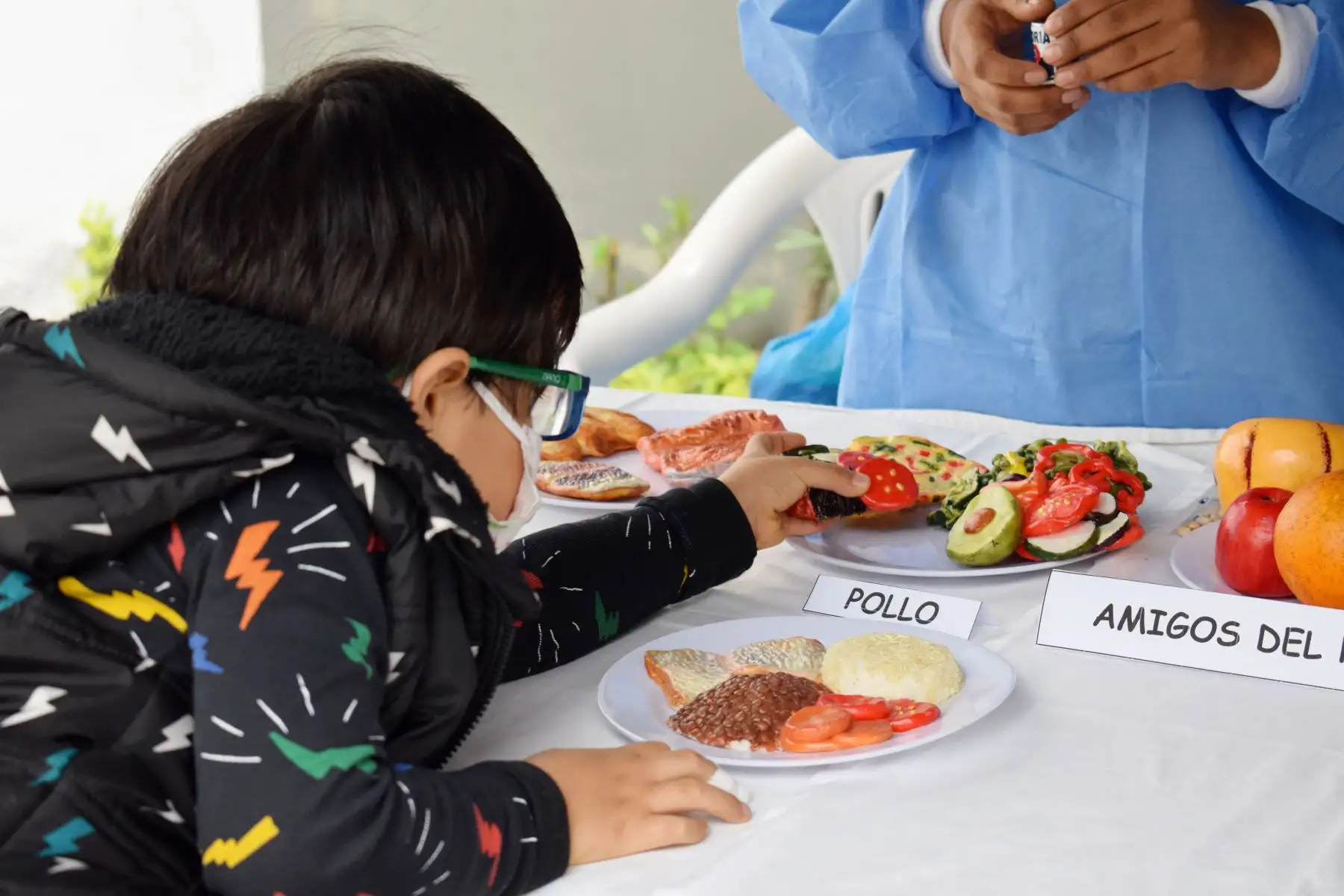 EsSalud reinició atenciones primarias en el Policlínico San Luis.
Niños de 0 a 5 años se benefician de vacunas para 26 enfermedades principalmente influenza y hepatitis B, control de anemia y medicinas,etc.
Foto: EsSalud