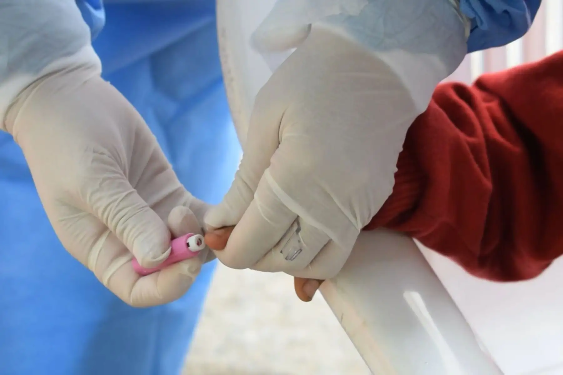 EsSalud reinició atenciones primarias en el Policlínico San Luis.
Niños de 0 a 5 años se benefician de vacunas para 26 enfermedades principalmente influenza y hepatitis B, control de anemia y medicinas,etc.
Foto: EsSalud