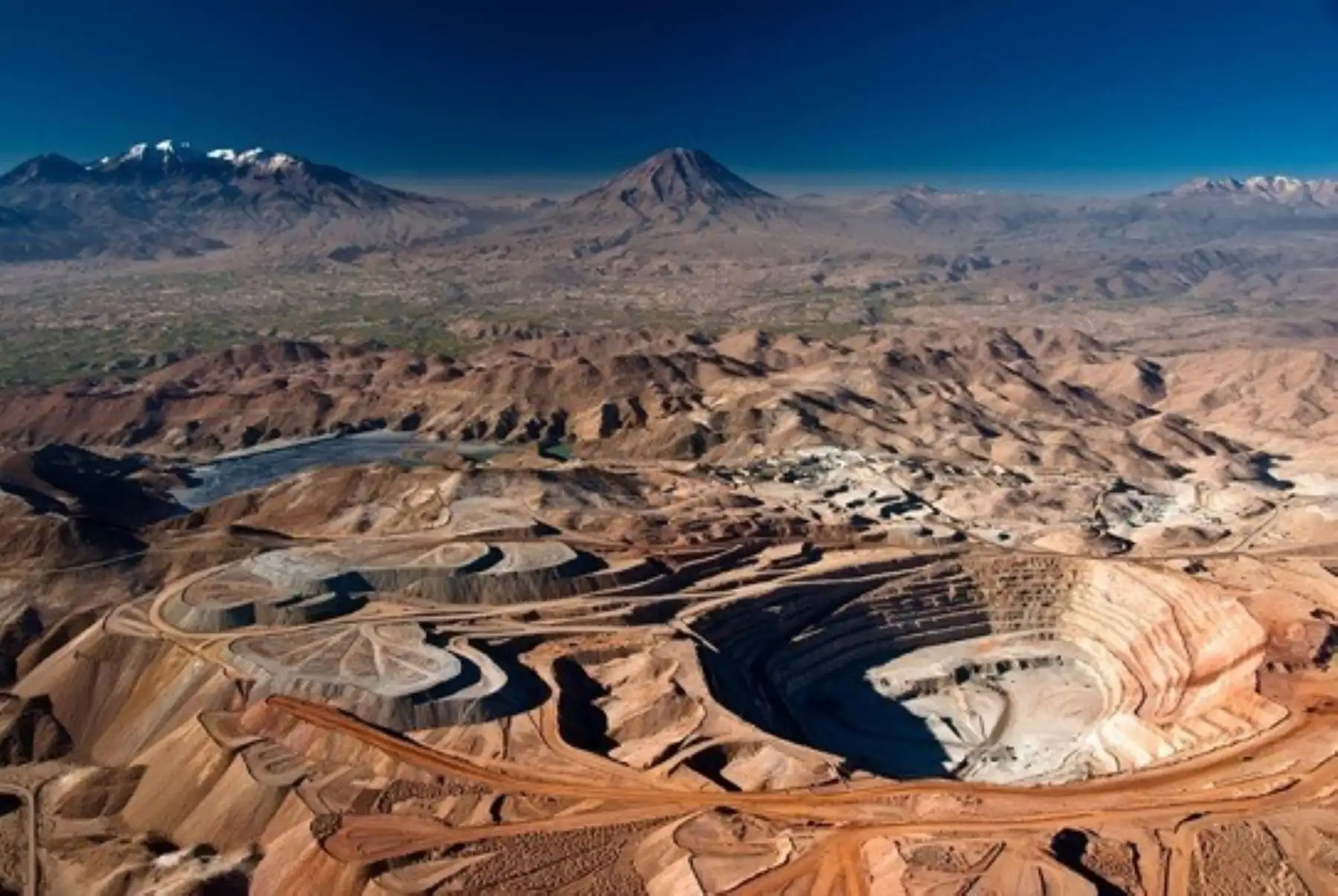 Minem y agencia Koica de Corea suscriben convenio para remediación de pasivos mineros