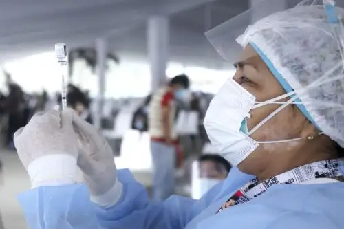 En el Perú los casos confirmados llegaron hoy a 2 millones 76,530, contabilizados desde el 6 de marzo del 2020, día en que se anunció al llamado "caso cero" en el país. ANDINA/ Minsa