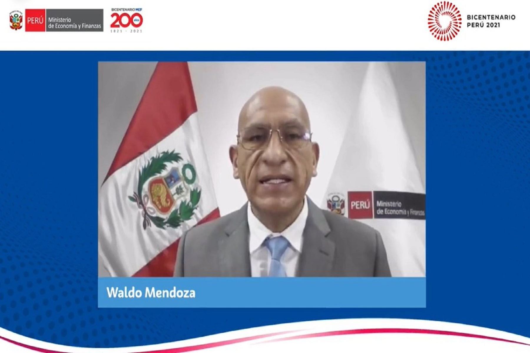 Ministro de Economía y Finanzas, Waldo Mendoza.
