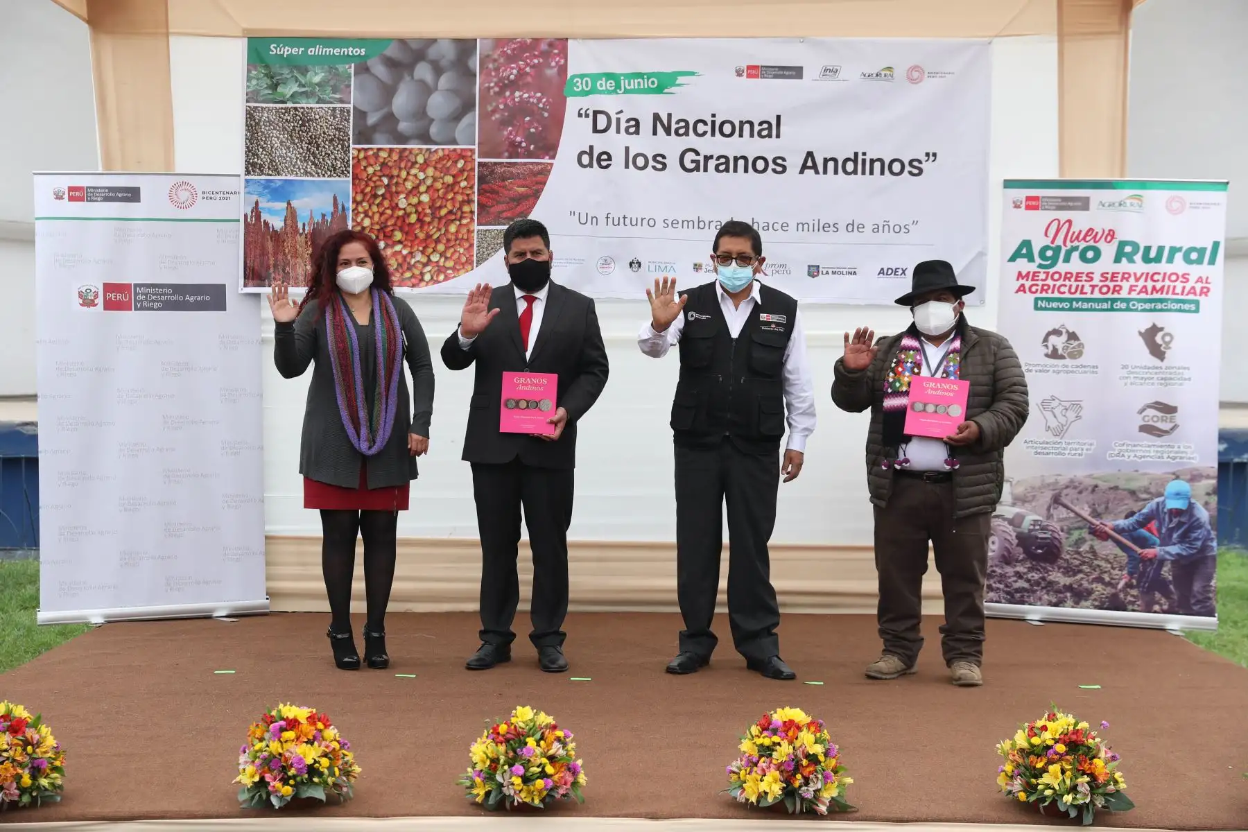 Participan en la actividad, la directora ejecutiva de Agrorural, Roxana Orrego, el alcalde de la Municipalidad de Jesús María, Jorge Quintana y el reconocido chef internacional y embajador de la marca Perú, Flavio Solórzano. Foto: ANDINA/ Carla Patiño