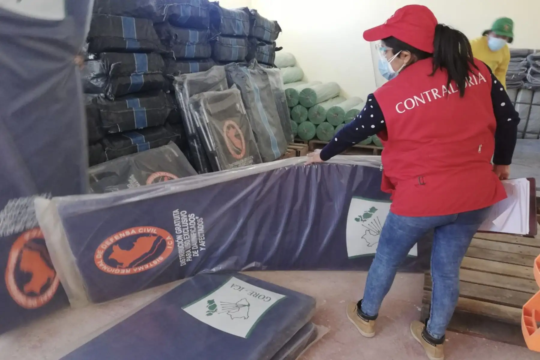 La Contraloría también alertó que los bienes destinados al almacén no cuentan con el logo del Gore Ica y no consignan la frase “distribución gratuita”. Foto: ANDINA/Difusión