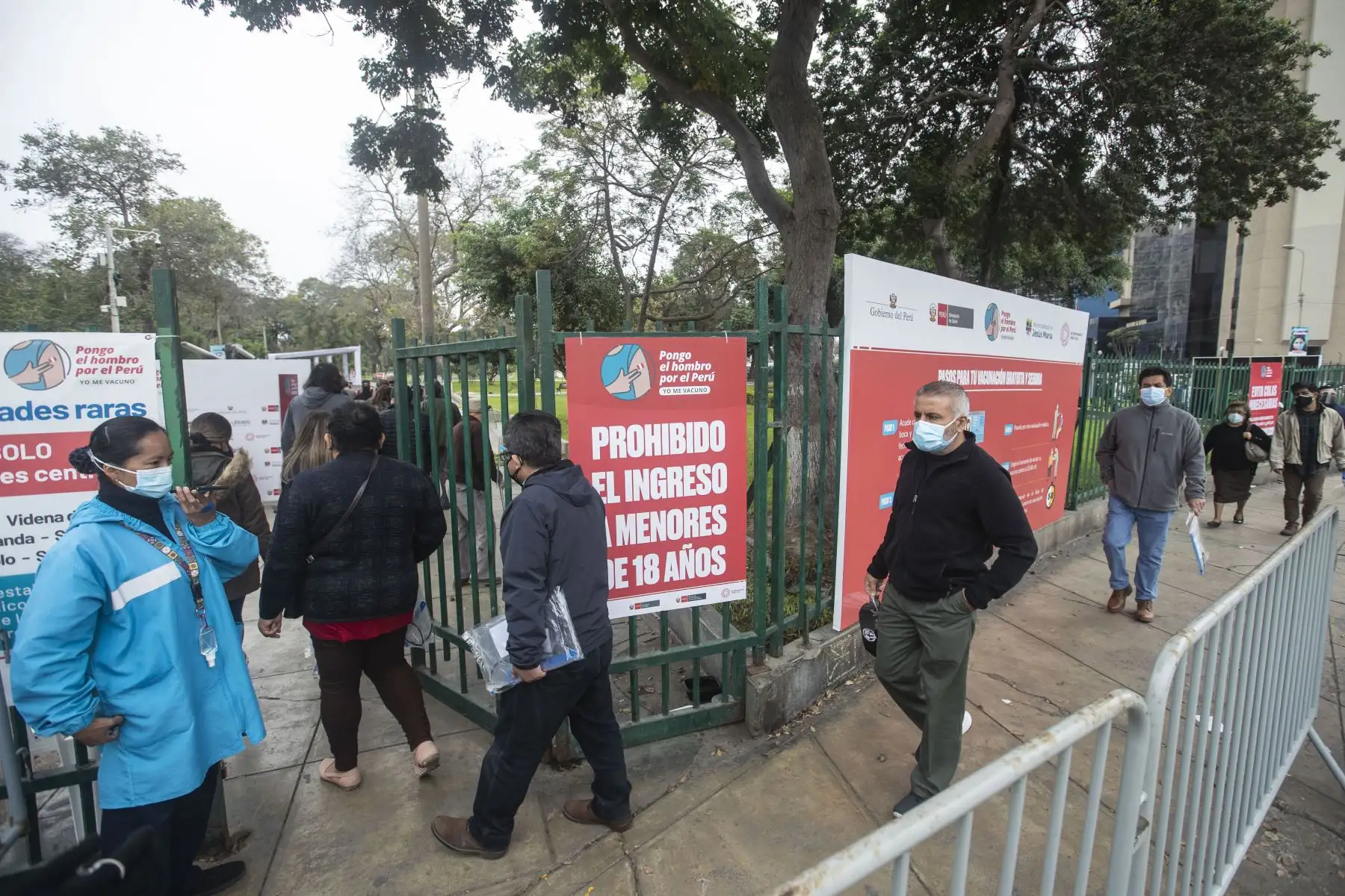 Ministerio de Salud y Legado organizan la vacunación de adultos mayores de 50 años en el Campo de Marte. La atención es de 7:00 a.m. hasta las 4:00 p.m. Foto: ANDINA/Carla Patiño