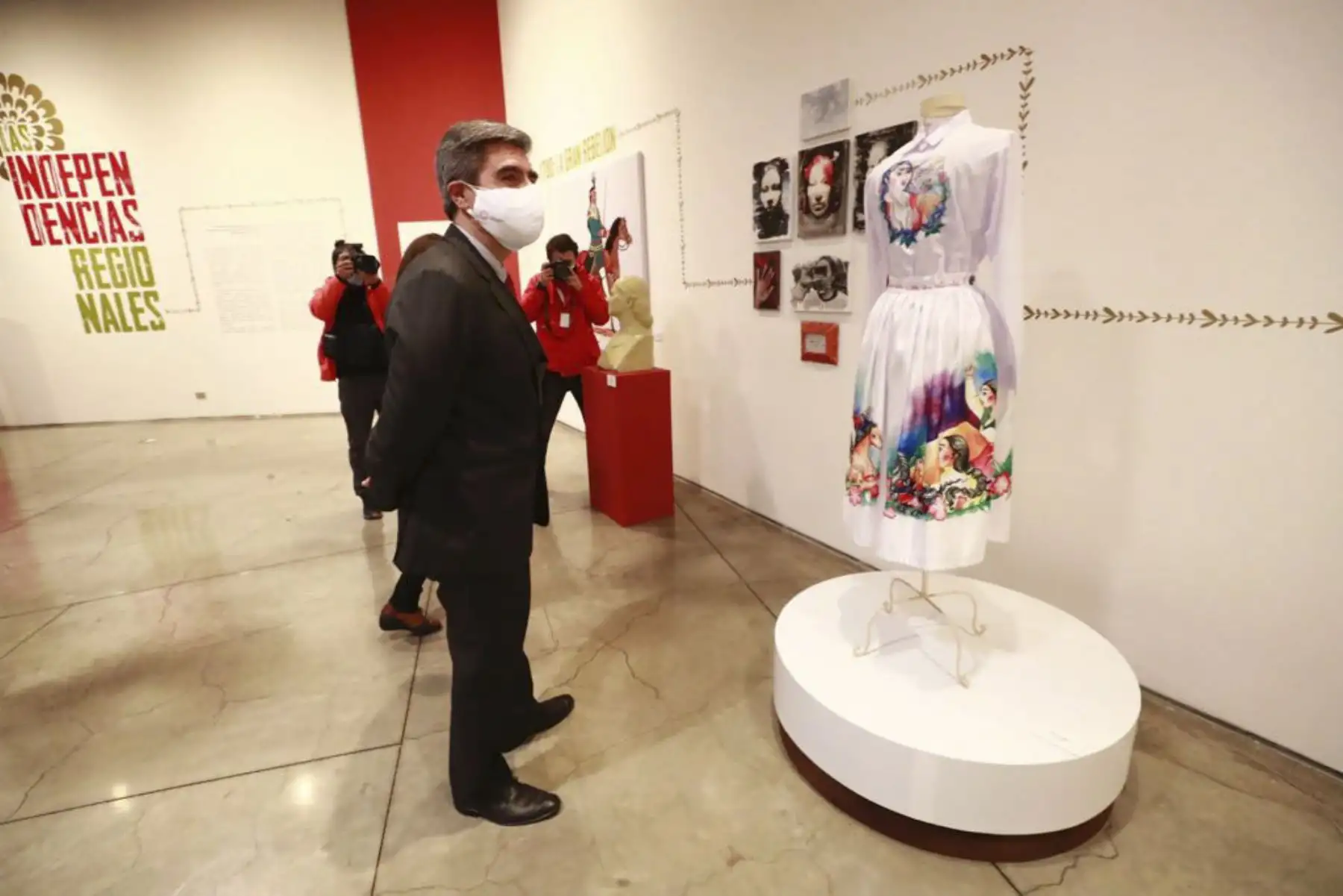 Ministro de Cultura inauguró muestra “Las independencias regionales: Guerra, mujeres y participación popular” en el LUM.  La exposición resalta el rol de las regiones, las mujeres y los sectores populares en la independencia, estará abierta al público desde hoy sábado 03 de julio, previo registro. Foto: ANDINA/Mincul