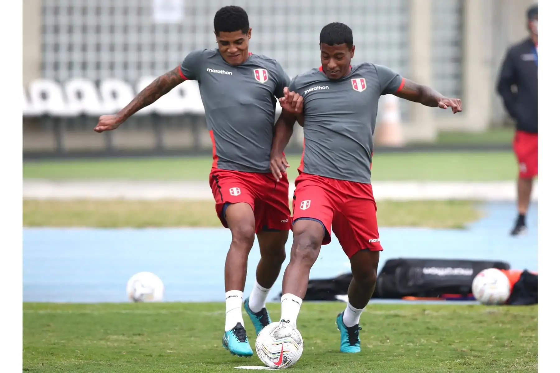 Selección Peruana  entrena en Río de Janeiro y quedó lista para enfrentar a la Selección de Brasil  por las semifinales en la Copa América 2021.
En la imagen Miguel Araujo.
Foto: Selección Peruana