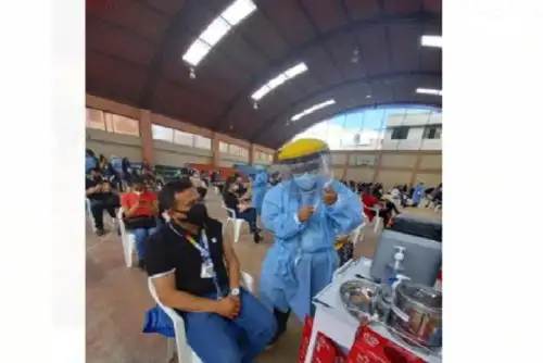 Según la programación del Ministerio de Salud (Minsa), empezará la vacunación de las personas mayores de 55 años de los sectores Villa Huacariz, La Paccha y zonas aledañas.