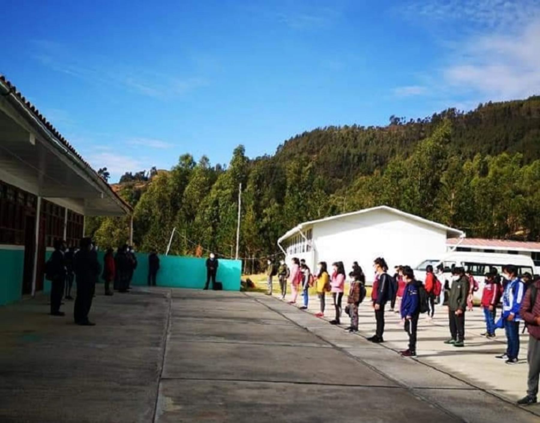 Alumnos del colegio del distrito de Huayllabamba, provincia de Sihuas, región Áncash, iniciaron clases presenciales con protocolo sanitario. ANDINA/Difusión