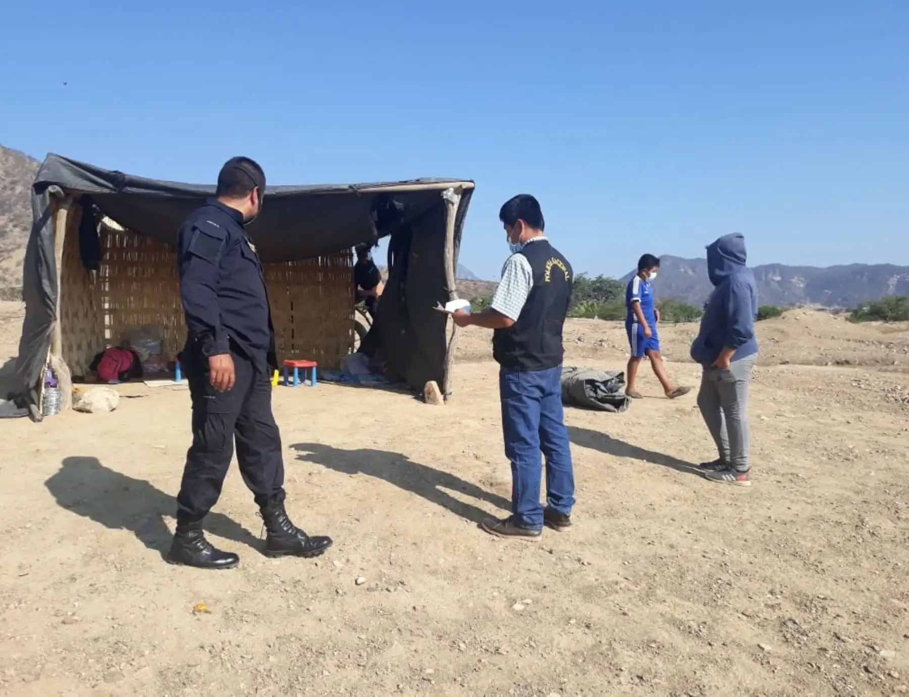 Personal del Museo Tumbas Reales de Sipán de Lambayeque denunciaron que más de 50 personas invadieron la zona intangible del sitio arqueológico Huaca Chaquiras ubicado en la provincia de Chota, región Cajamarca. ANDINA/Difusión