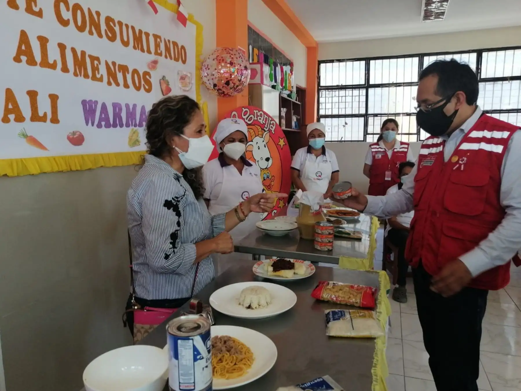 Tumbes: Qali Warma y padres de familia supervisan entrega de alimentos para escolares
