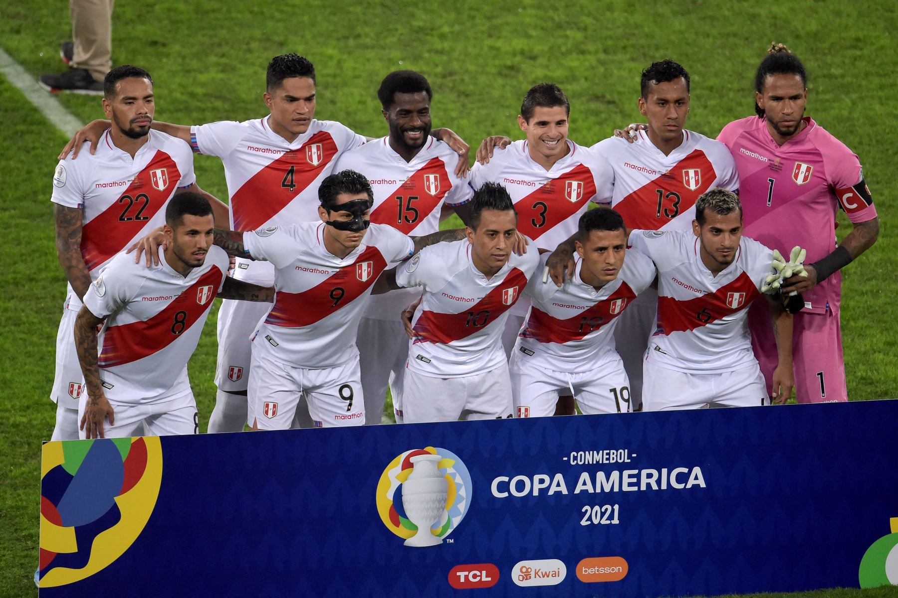 La selección de fútbol de Perú posa para una foto antes del inicio de la semifinal del torneo de fútbol de la Copa América Conmebol 2021 entre Brasil y Perú en el Estadio Nilton Santos en Río de Janeiro, Brasil.
Foto: AFP