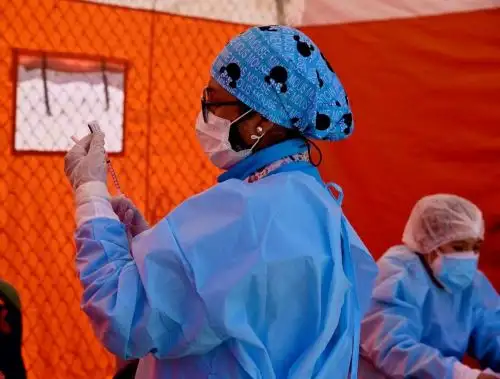Dirección Regional de Salud de Áncash investiga la vacunación irregular a personas mayores de 50 años en distrito de Nuevo Chimbote, provincia del Santa.