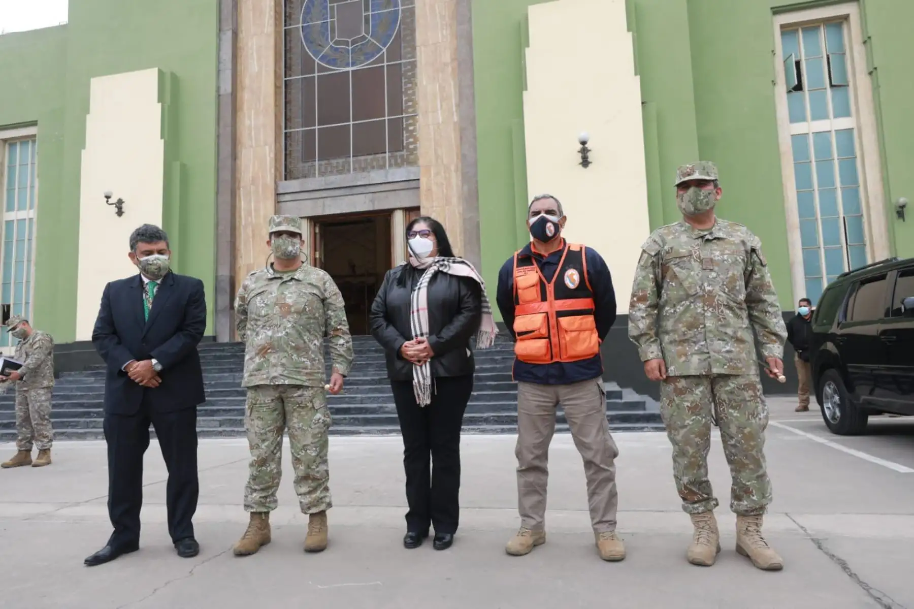 La ministra de Defensa, Nuria Esparch, inspecciona las instalaciones y supervisa el entrenamiento de los miembros del Ejército en Chorrillos. Asimismo, junto al jefe del Indeci, comprueba los protocolos a seguir ante una emergencia. Foto: ANDINA/Mindef