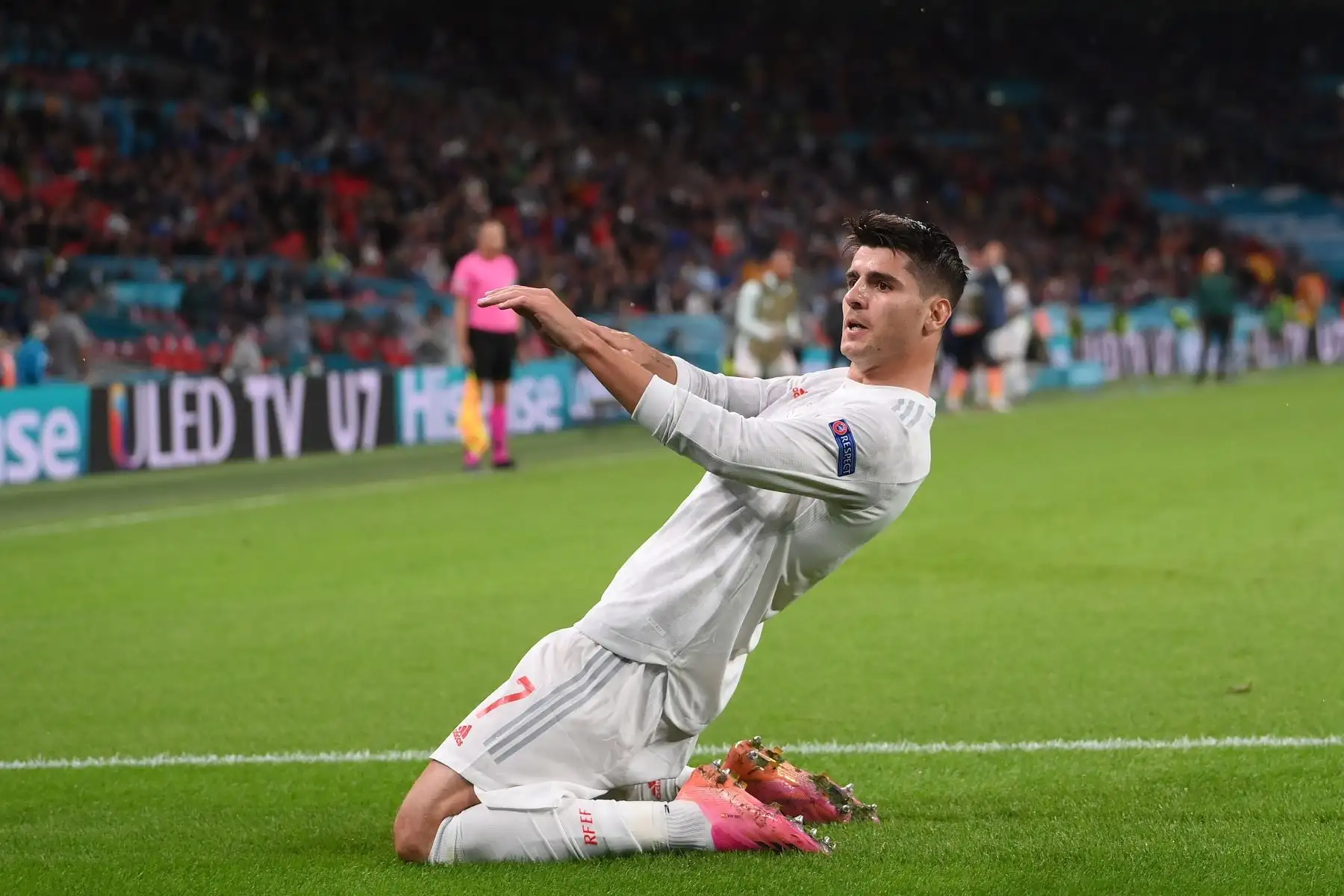El español Álvaro Morata celebra el gol del empate durante la semifinal de la UEFA EURO 2020, en el estadio de Wembley, en Londres, Inglaterra. Foto: EFE