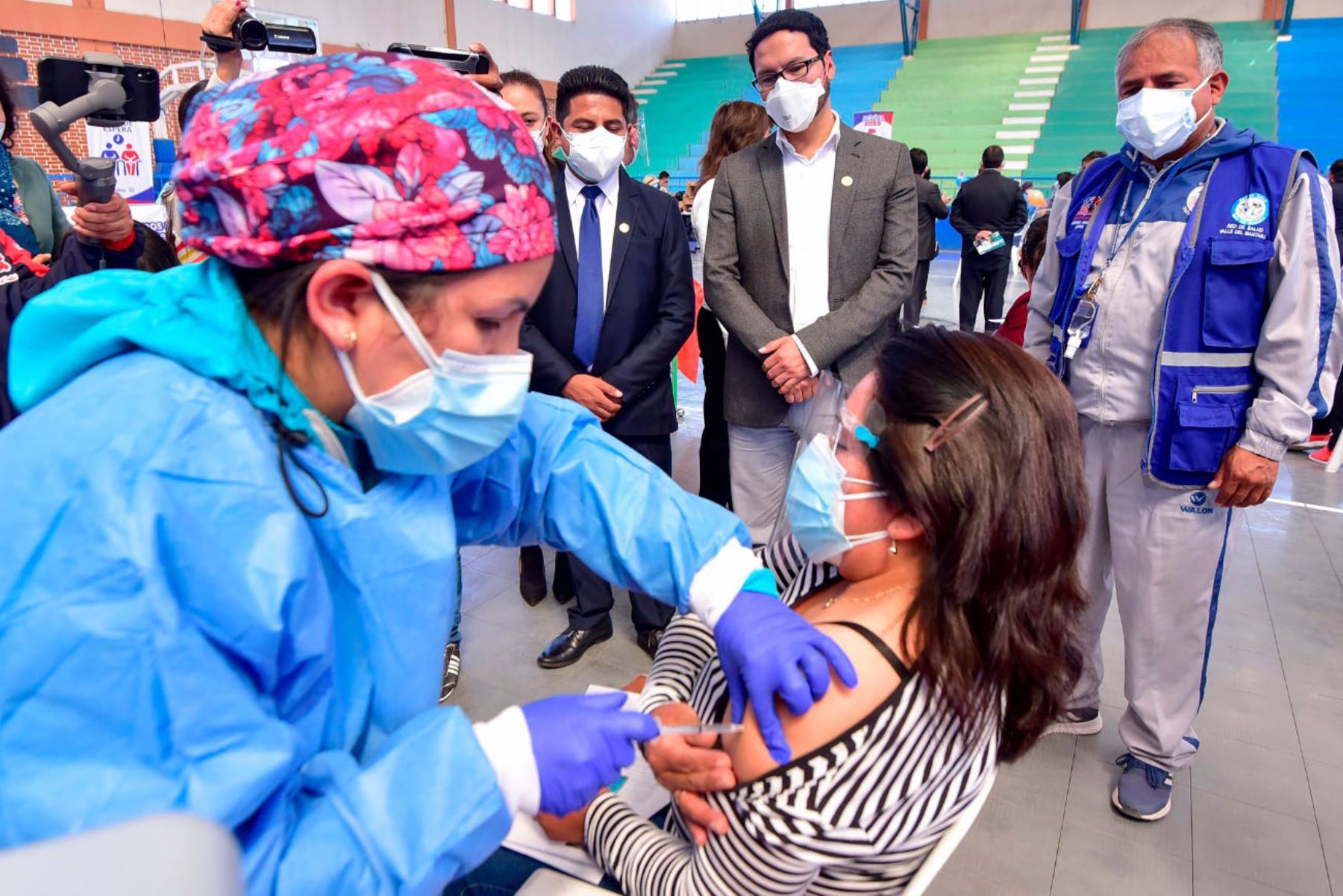 En la región Junín serán vacunados 10,500 docentes de zonas rurales hasta el 8 de julio. Foto: Cortesía Pedro Tinoco