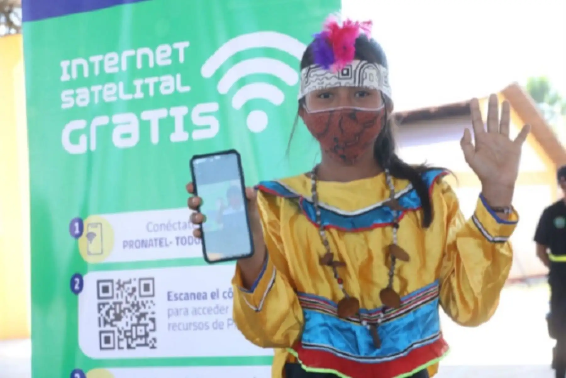 Conecta Selva permitirá instalar Internet satelital en 1,212 instituciones educativas y 104 centros de salud, en las zonas aisladas de las regiones Loreto, Ucayali, Amazonas y Madre de Dios. Este plan se implementará en tres etapas hasta diciembre de 2021.
