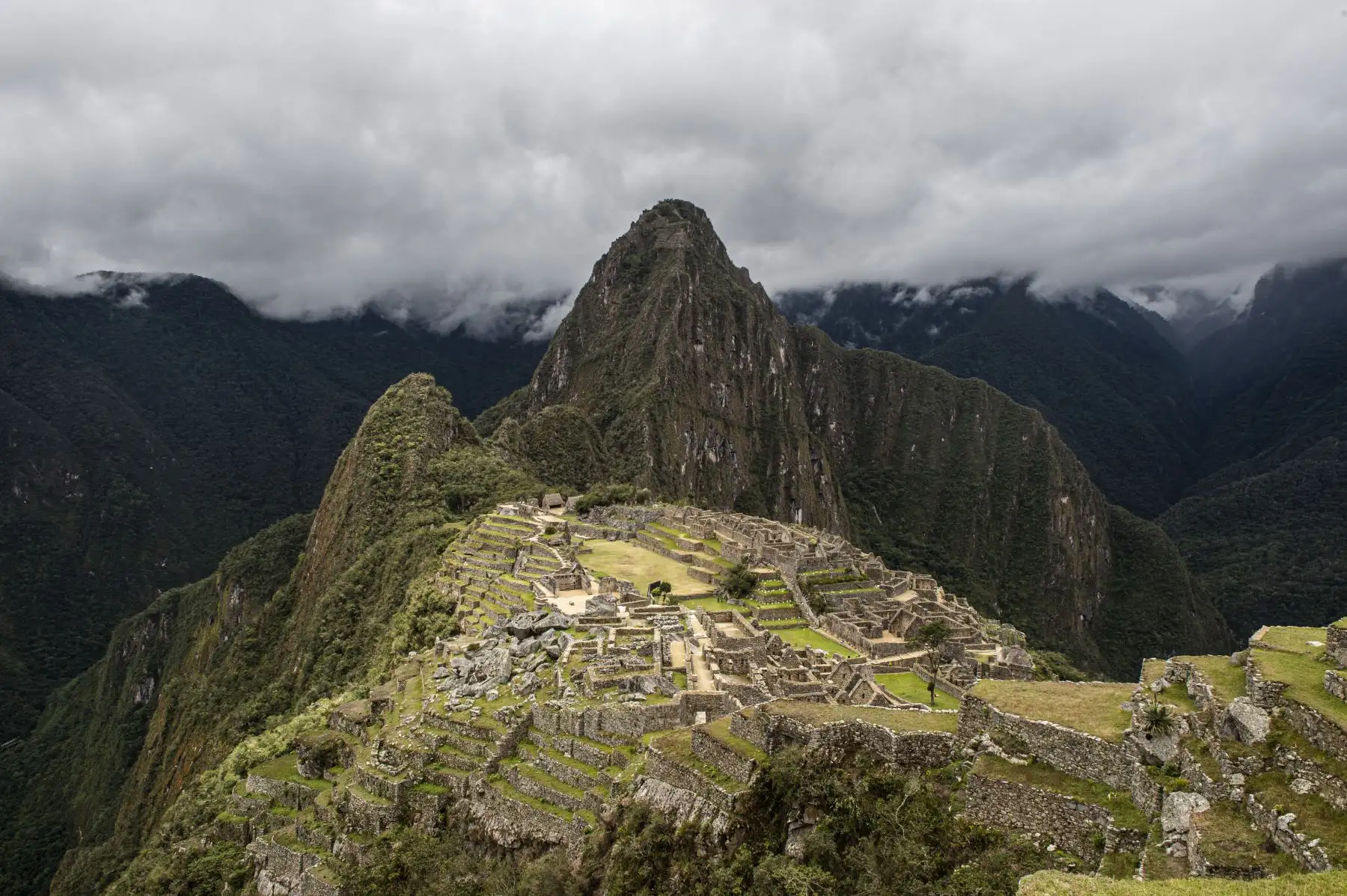 Vista del sitio arqueológico de Machu Picchu, en Cusco, Perú durante su reapertura el 1 de noviembre de 2020, en medio de la nueva pandemia de coronavirus. Foto: AFP